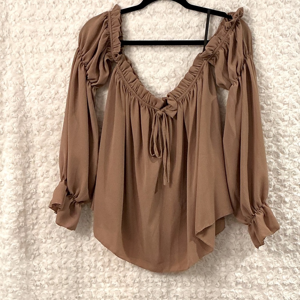 NWT Boho/Peasant Top in Camel